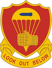 Векторный клипарт: U.S. Army 376th Airborne Field Artillery Battalion, эмблема (знак различия)