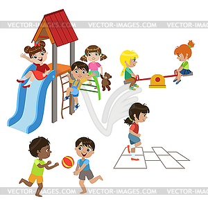Дети играют на улице Установить - изображение в векторе / векторный клипарт
