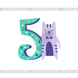 Cat Standing Next To Number Five Стилизованная Фанки - клипарт в векторном виде