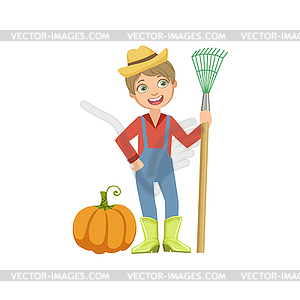 Мальчик одет как фермер с тыквой и Rake - векторный клипарт Royalty-Free