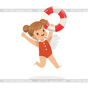 Сладкая девочка работает с спасательный круг, дети летом - векторная иллюстрация