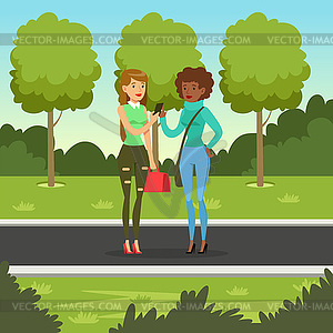 Две подруги говорят во время прогулки в парке, женщины - векторизованное изображение клипарта