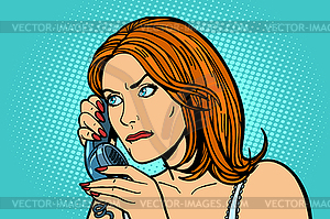 Серьезные Женщина разговаривает по телефону. Эмоции - изображение в векторе